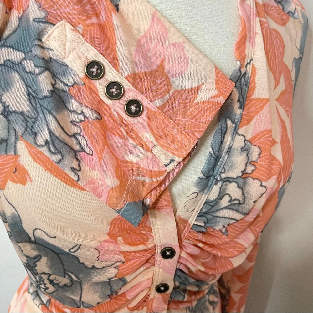 ❌SOLD❌FREE PEOPLE Lucky Shirt Ruched Floral Button Front, Large - Picture 5 of 14